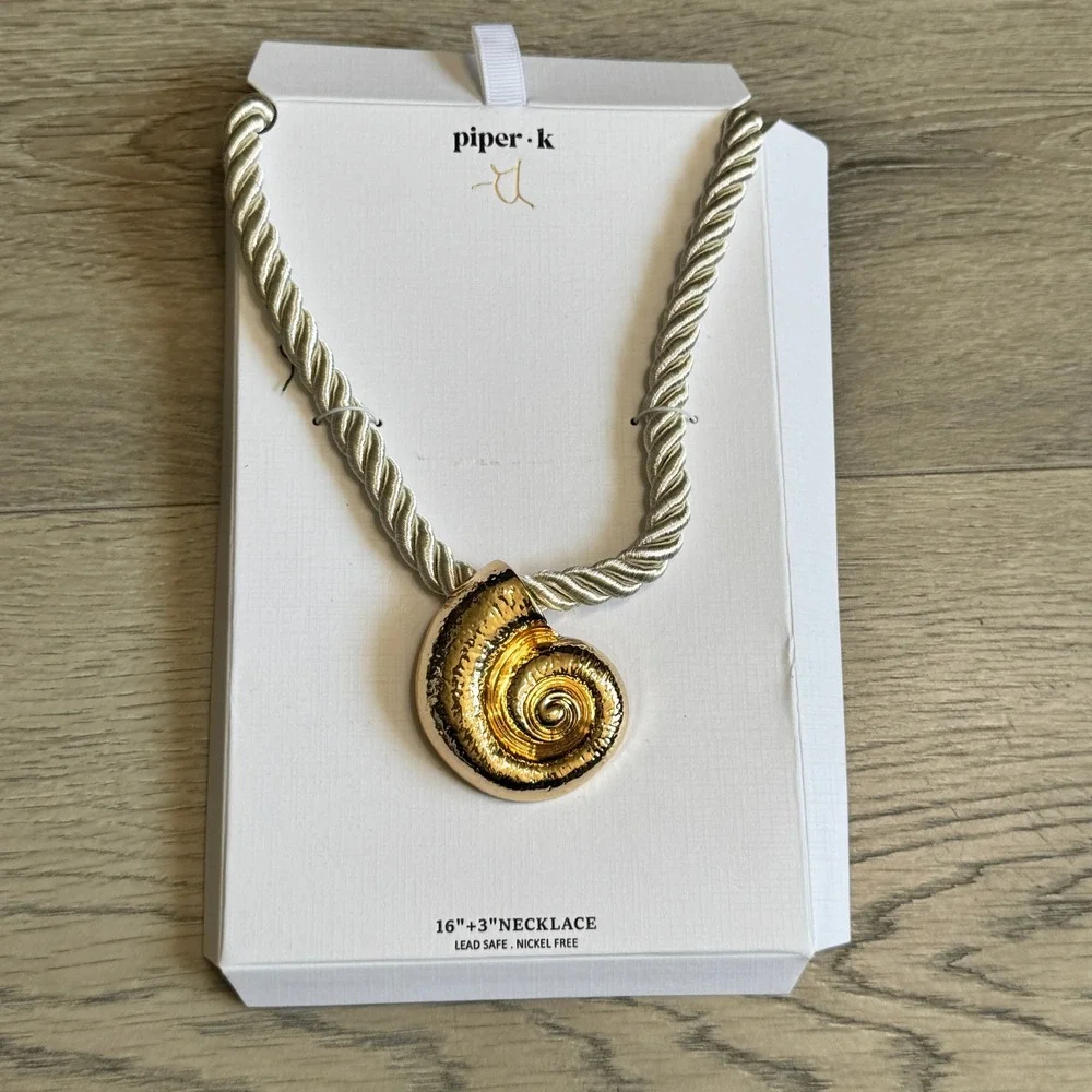 Piper K Gold Nautilus Shell Statement Necklace Champagne Twisted Cord 16+3 Inch - Picture 5 of 6
